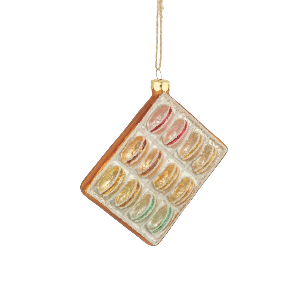 BoxofMacaroonsOrnament.png