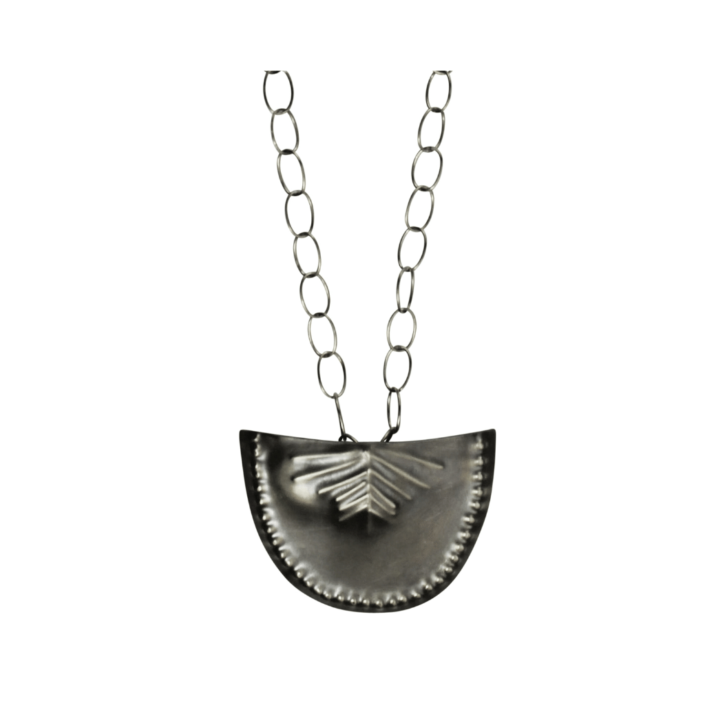 SilverFanObaraNecklace.png