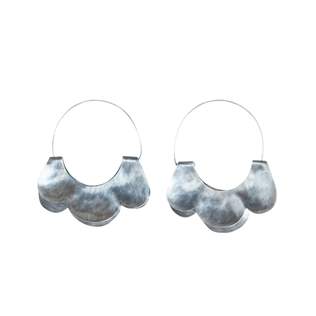 SilverScallopedYuccaEarrings.png